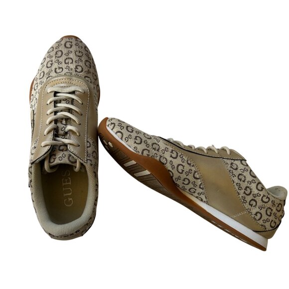 GUESS WOMEN'S GORGEOUS GIFFIN SIGNATURE LOGO SNEAKER SHOES NWOB 8M GOLD RARE - Picture 1 of 5